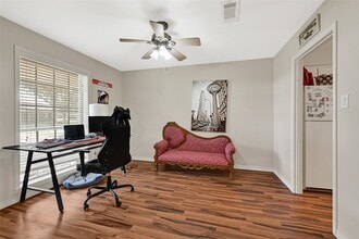 Building Photo - 1109 Frances Dr