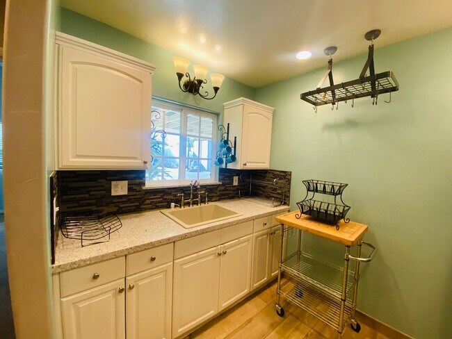 Building Photo - 3 Bedroom plus Den in Santee! Most Utiliti...