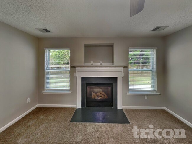 Building Photo - 111 Darbys Run Way