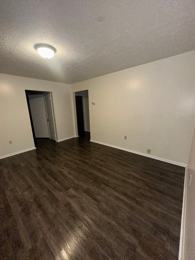 Building Photo - 448 N Hills Rd