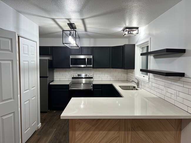 Building Photo - 841 N Voss Cir