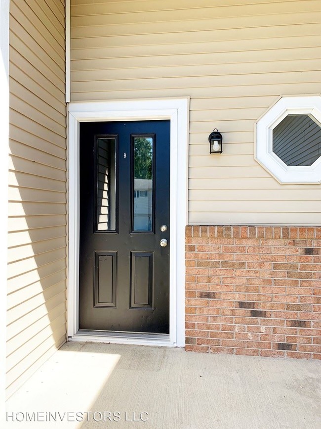 Building Photo - 531 Wood Thrush St