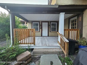 Building Photo - 1057 Lincoln St