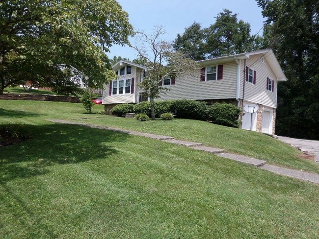 Building Photo - 130 Richards Drive