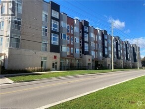 Building Photo - 253 Albert St