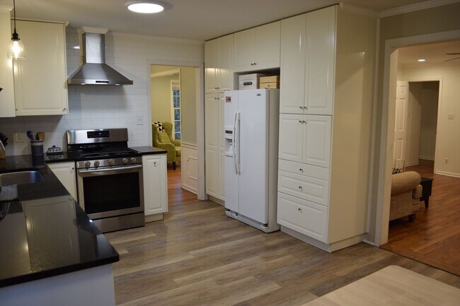 Foto del edificio - 4 bedroom British Woods Rental