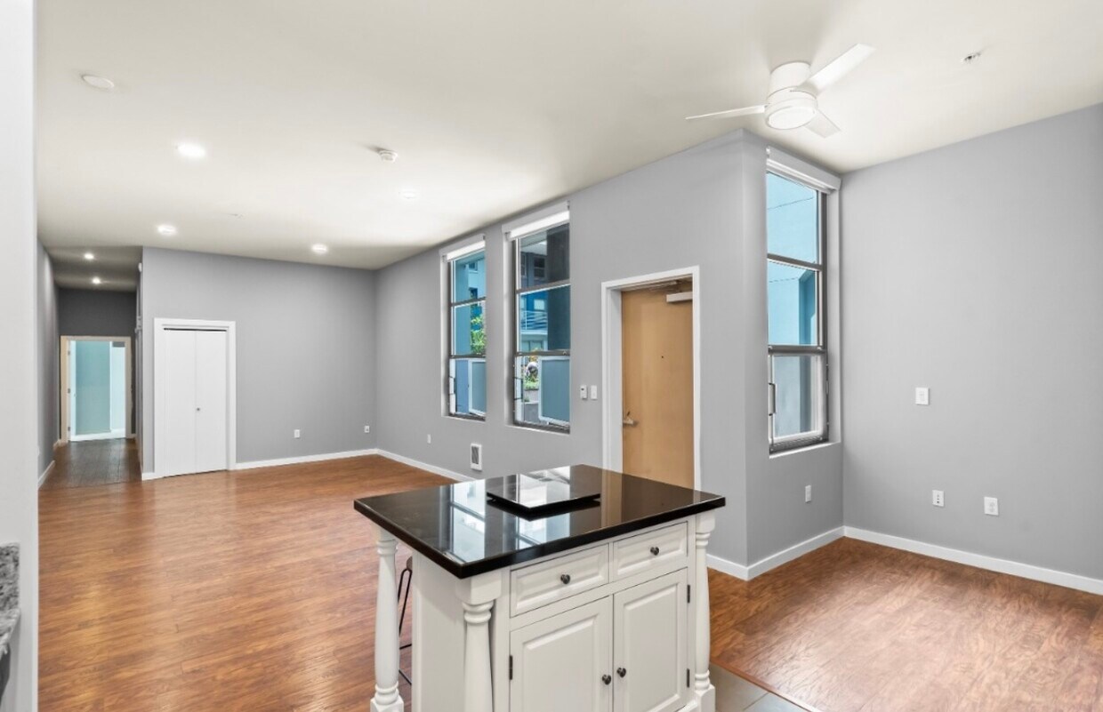 1001 46th St Unit 210, Emeryville, CA 94608 Condo for Rent in