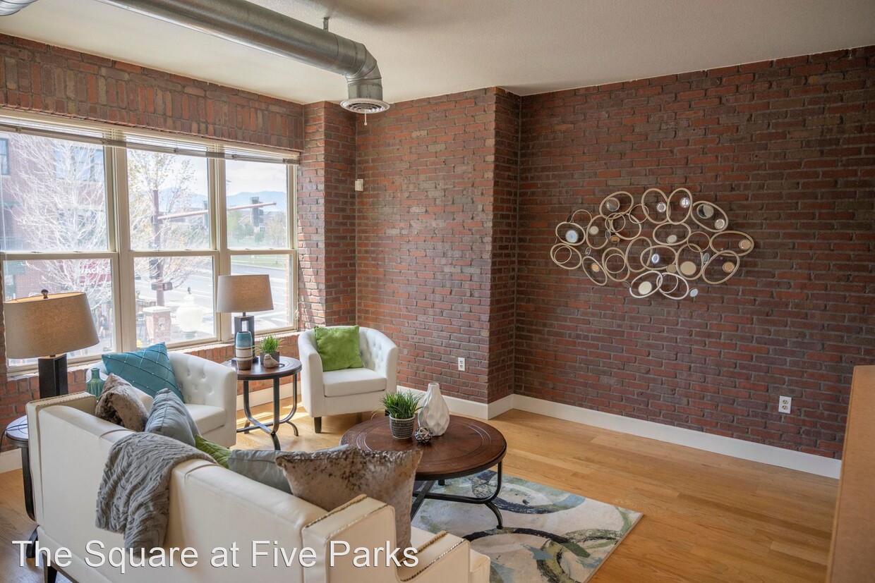 Foto principal - 8565 Five Parks Dr