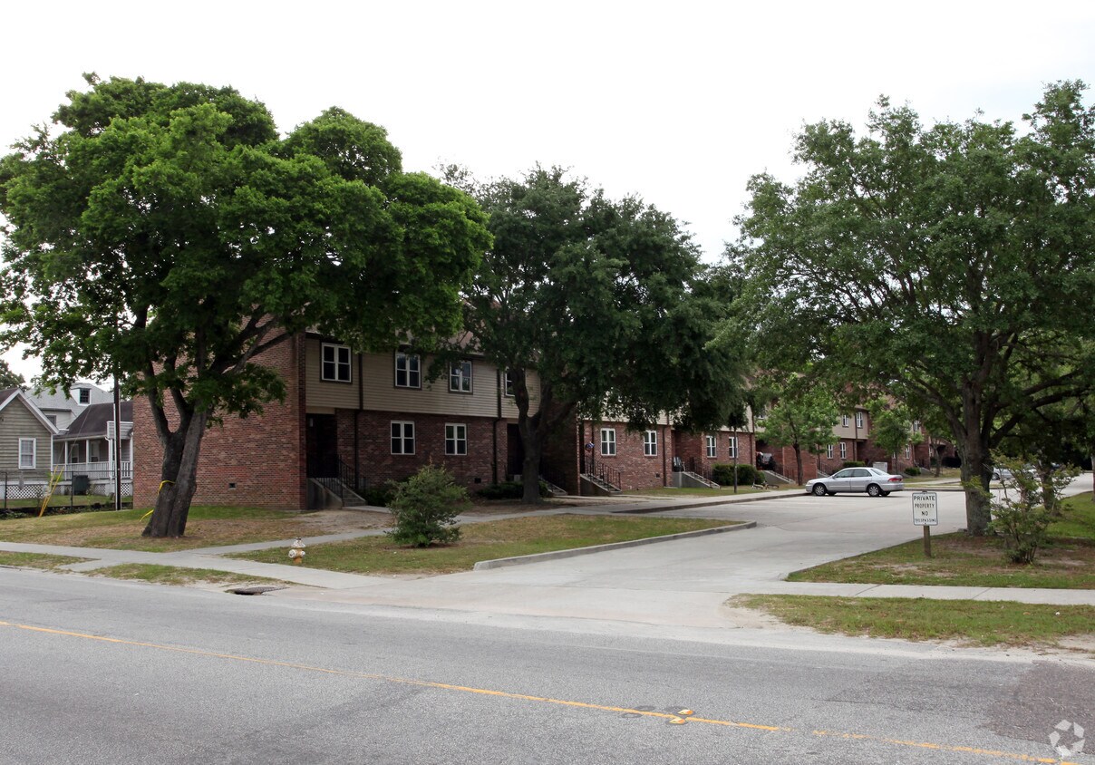 Primary Photo - 273 Huger St