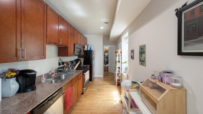 Foto del edificio - 2046 W Touhy Ave