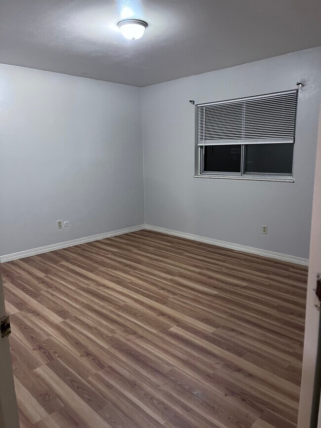 Foto del edificio - 903 Windsor Harbor Rd