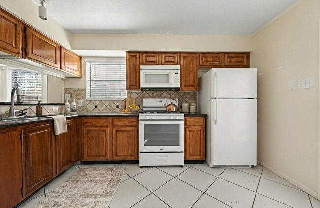 Building Photo - 2623 Forestbrook Dr