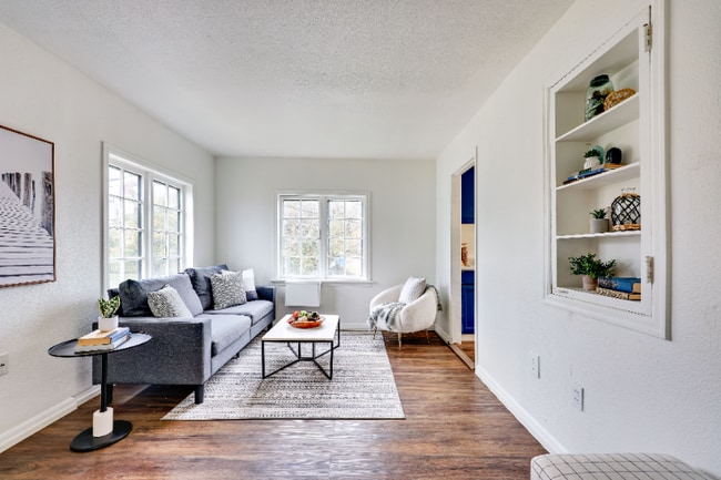 Building Photo - 717 Franklin St