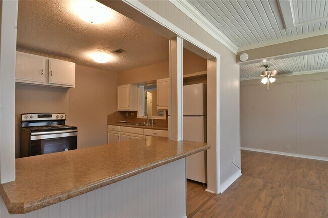 Building Photo - 1506 Wyandotte Ln