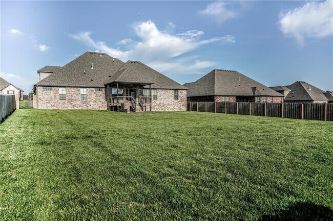 Building Photo - 1421 Tuscany Dr