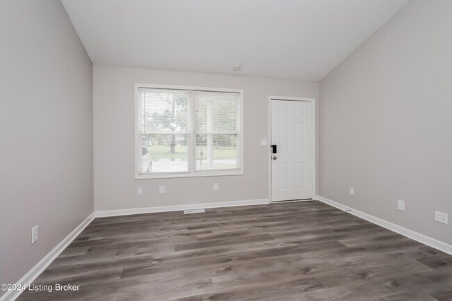 Foto del edificio - 156 Hackberry Ln