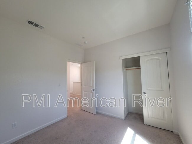 Building Photo - 3805 Amelia Rose Way