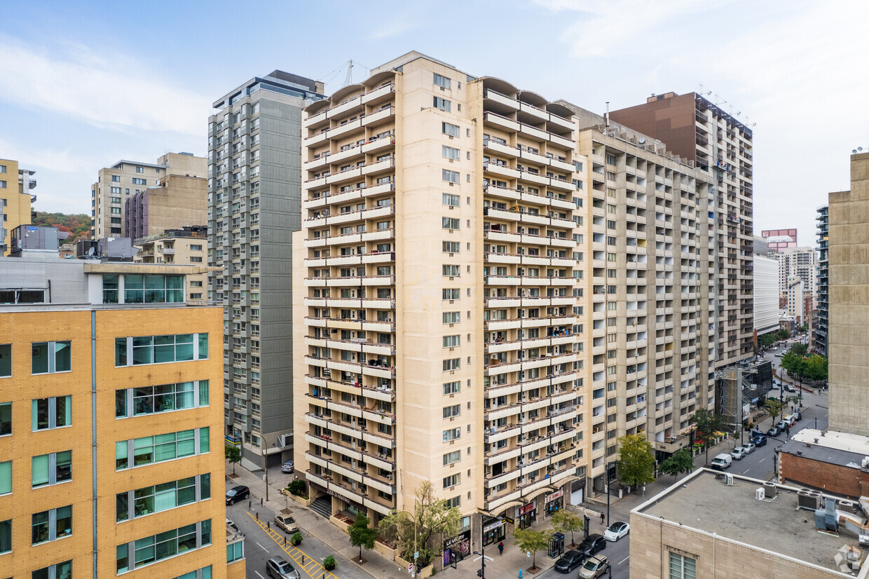 Primary Photo - Le Chomedey Maisonneuve
