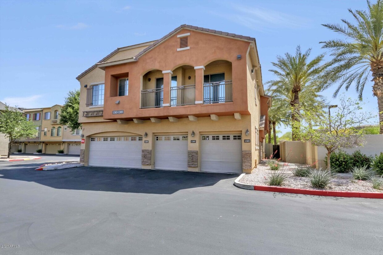 Foto principal - 280 S Evergreen Rd