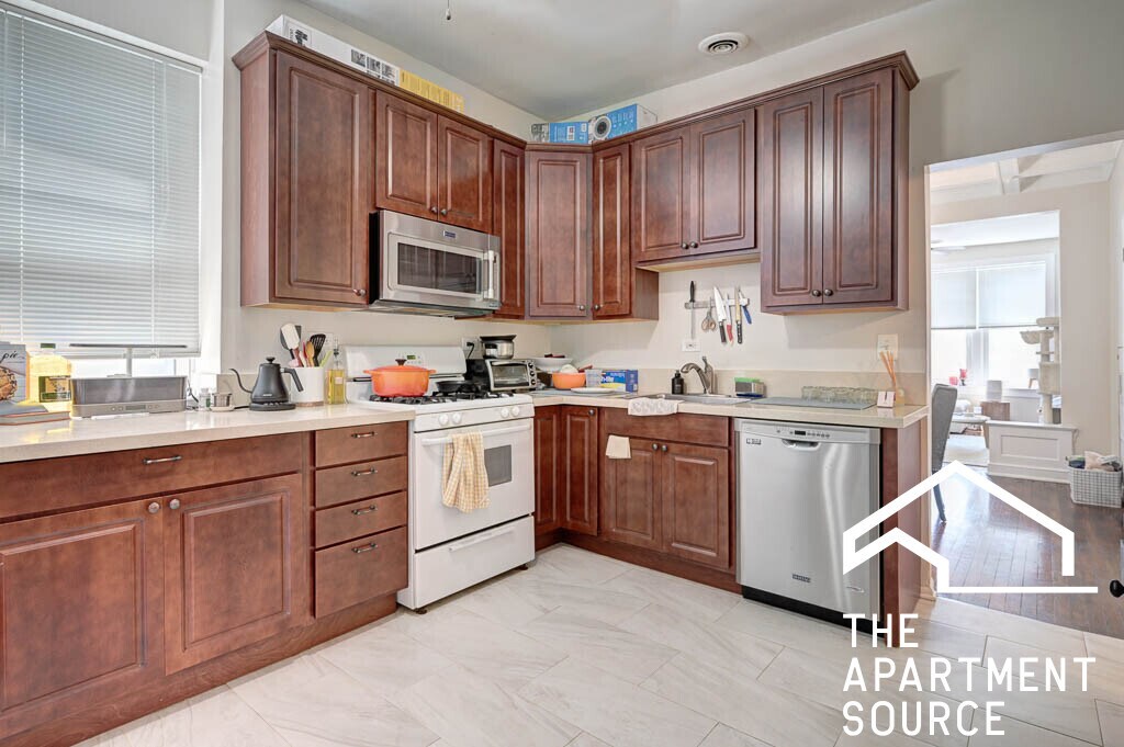 Foto principal - 2246 W Armitage Ave