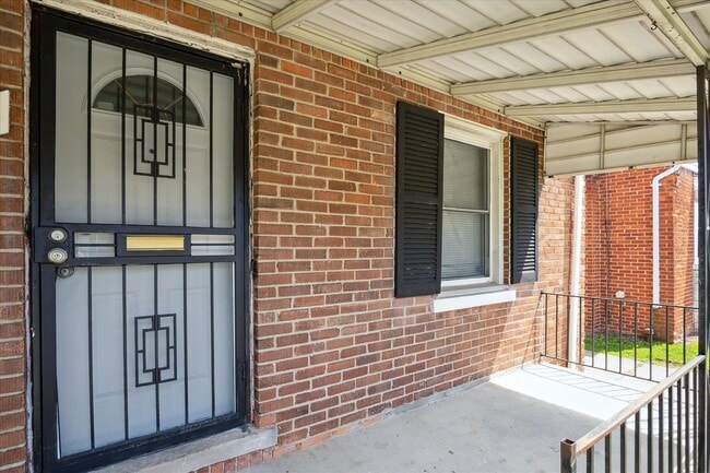 Building Photo - 17326 Mansfield St