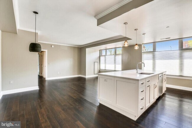 Building Photo - 4915 Hampden Ln