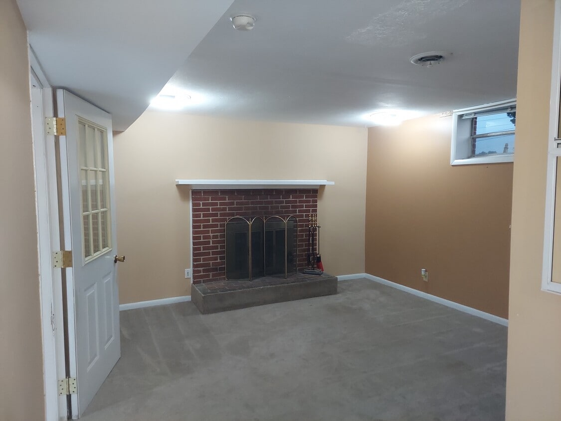 Photo - 7703 Huron Dr (Gainesville, VA)