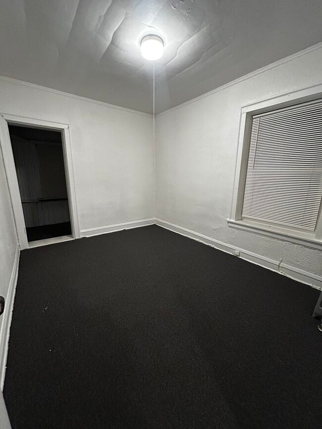 Building Photo - 209 N Kolmar Ave