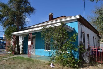 Building Photo - 1416 Victoria St