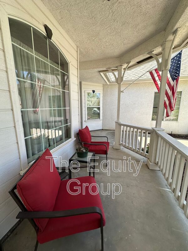 Foto del edificio - 6227 W Oak Ave