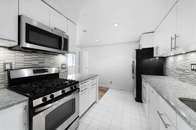 Foto del edificio - 6040 JFK Blvd E