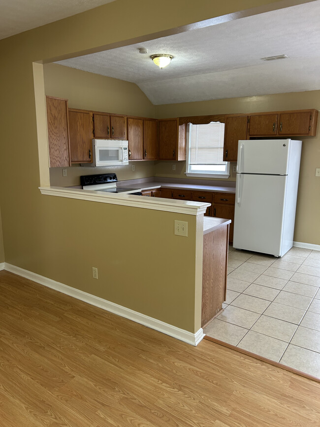 Great room & kitchen - 5909 Lake Huron Ct