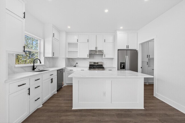 Building Photo - 3411 Nance St