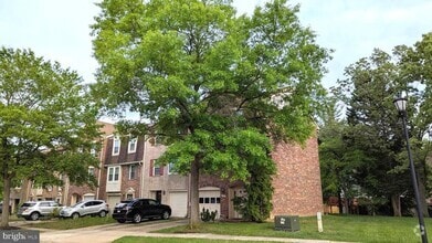Building Photo - 10401 Storch Dr