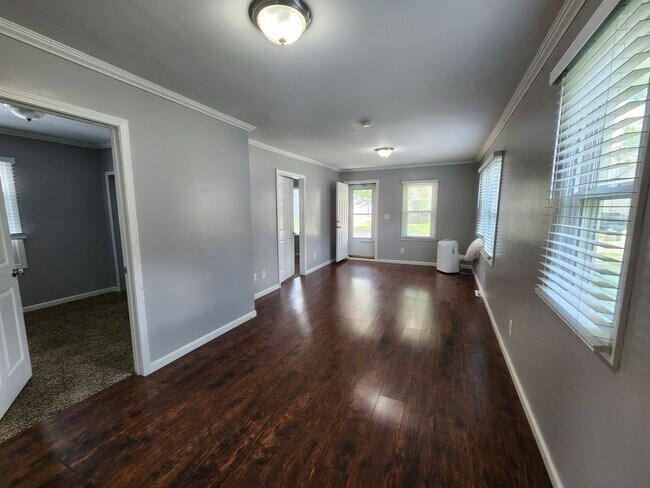 Foto del edificio - 2 bed 1 bath Berkley ranch