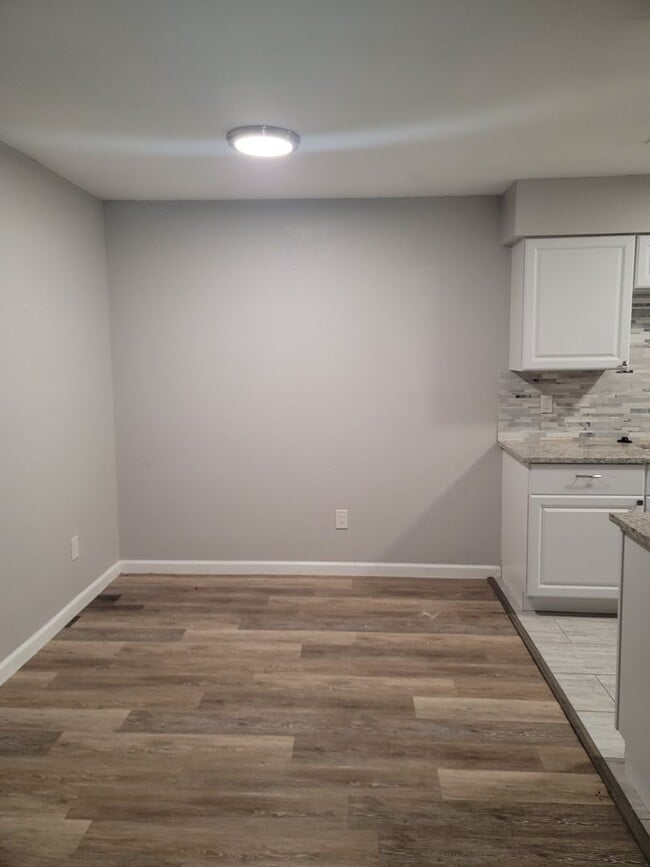 Building Photo - DOVE SPRINGS DELIGHT - RENOVATED  2/2 DUPL...