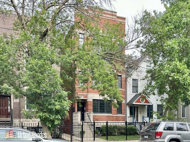 Building Photo - 3721 N Clifton Ave