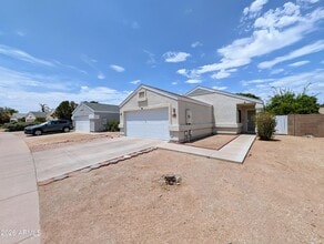 Building Photo - 2824 W Angela Dr