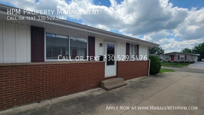 Foto del edificio - Price Reduction! Spacious 2 bedroom duplex...