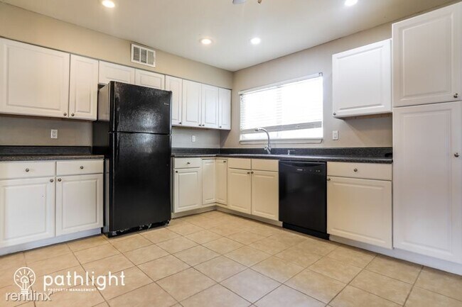 Foto del edificio - 3 br, 2 bath House - 3198 Mola Street UNIT