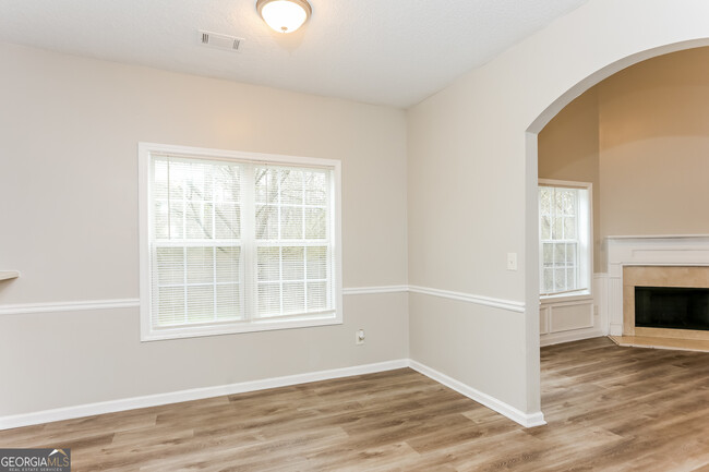 Building Photo - 107 Shadow Creek Dr