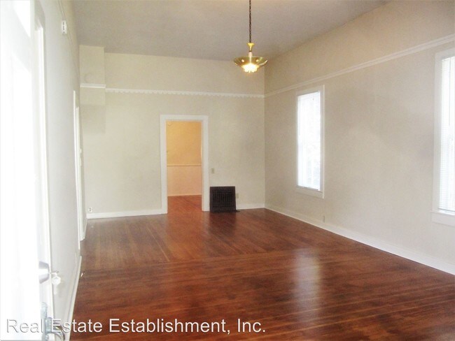 Foto del edificio - 3 br, 2 bath House - 151 N. Shaffer St.