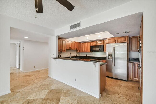 Foto del edificio - 100 Oakmont Ln