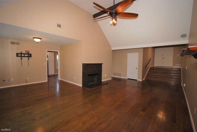 Building Photo - 4 br, 2.5 bath House - 6494 Edmonton Avenue
