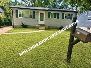 Building Photo - 1124 Baron Ave