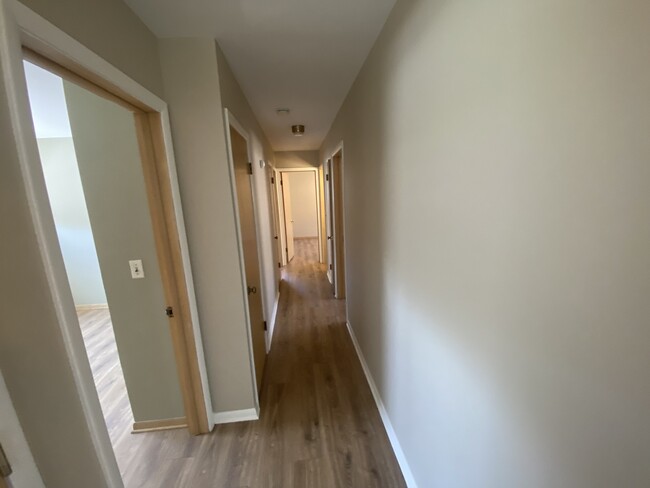 Building Photo - 606 Asbury Ave