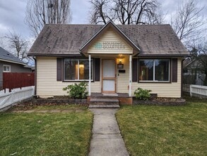 Building Photo - 714 E 37th Ave