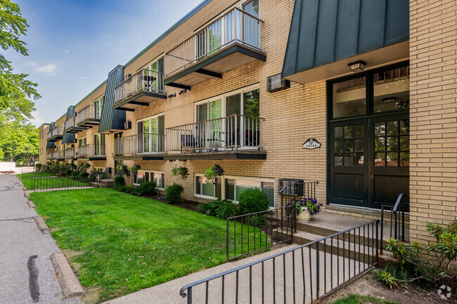 Building Entrance - Parkview Manor