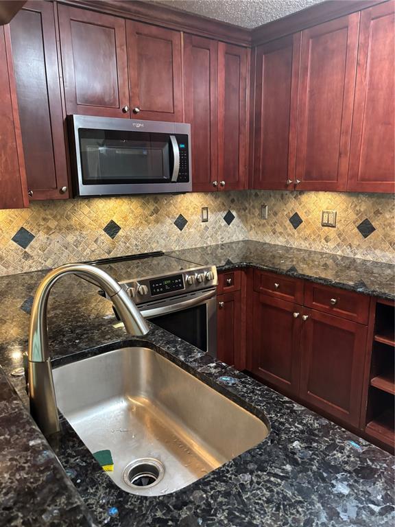 Foto del edificio - 1400 Pine Glen Ln
