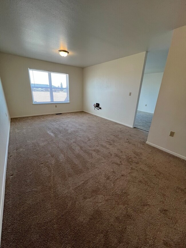 Building Photo - 1315 Dakota Dr